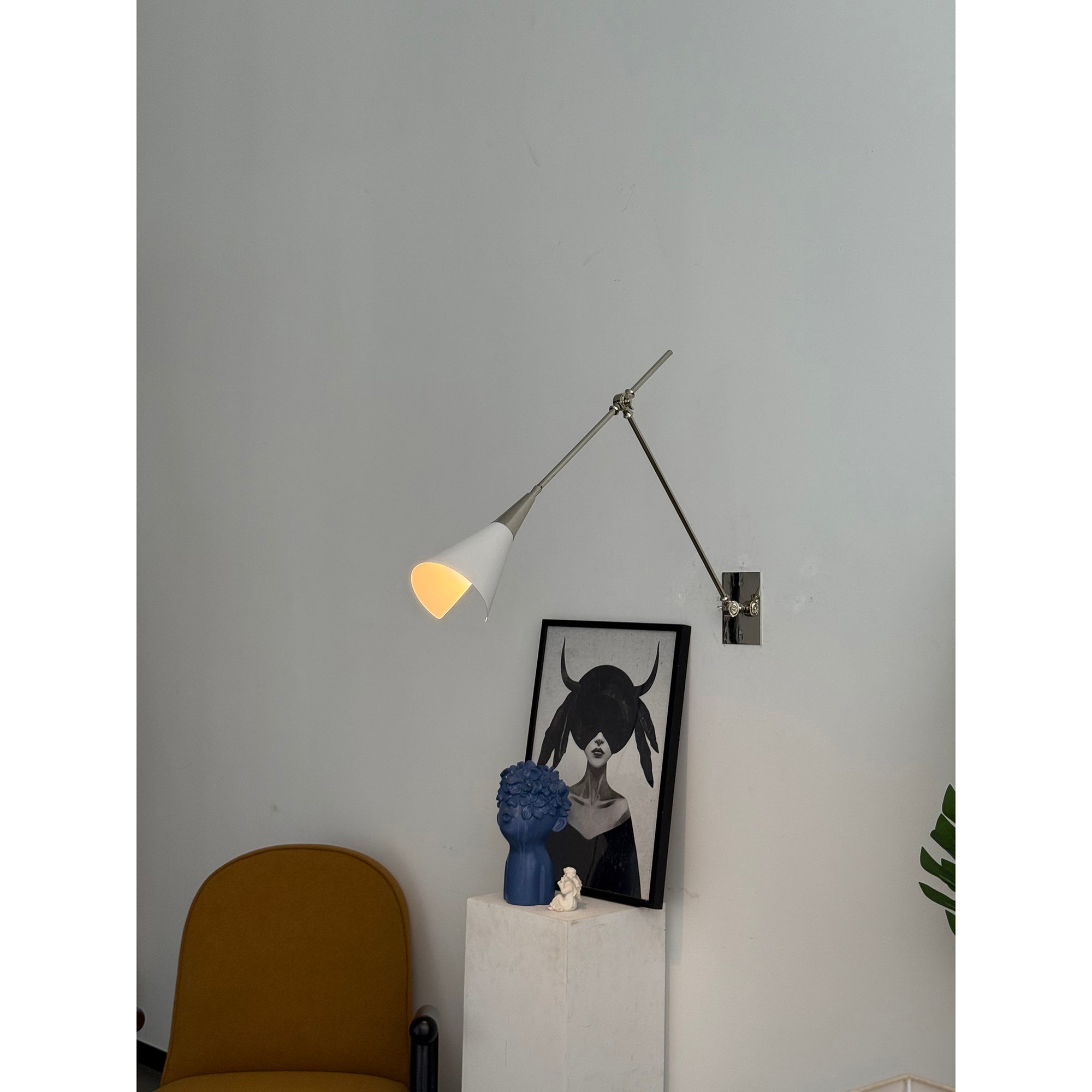 Magari Wall Lamp