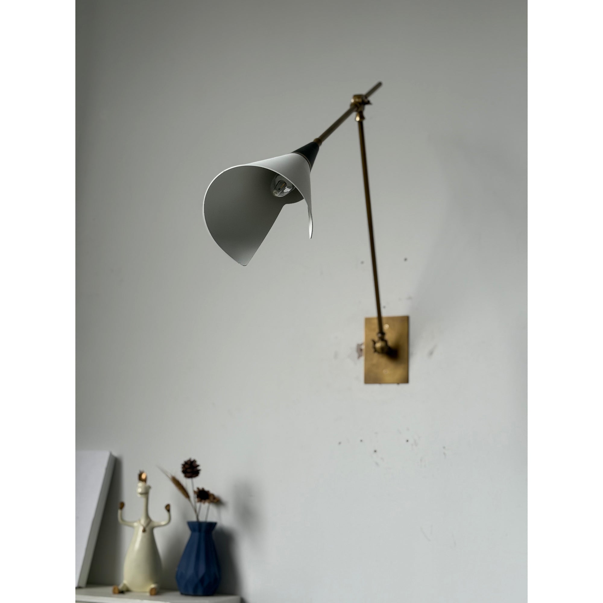 Magari Wall Lamp