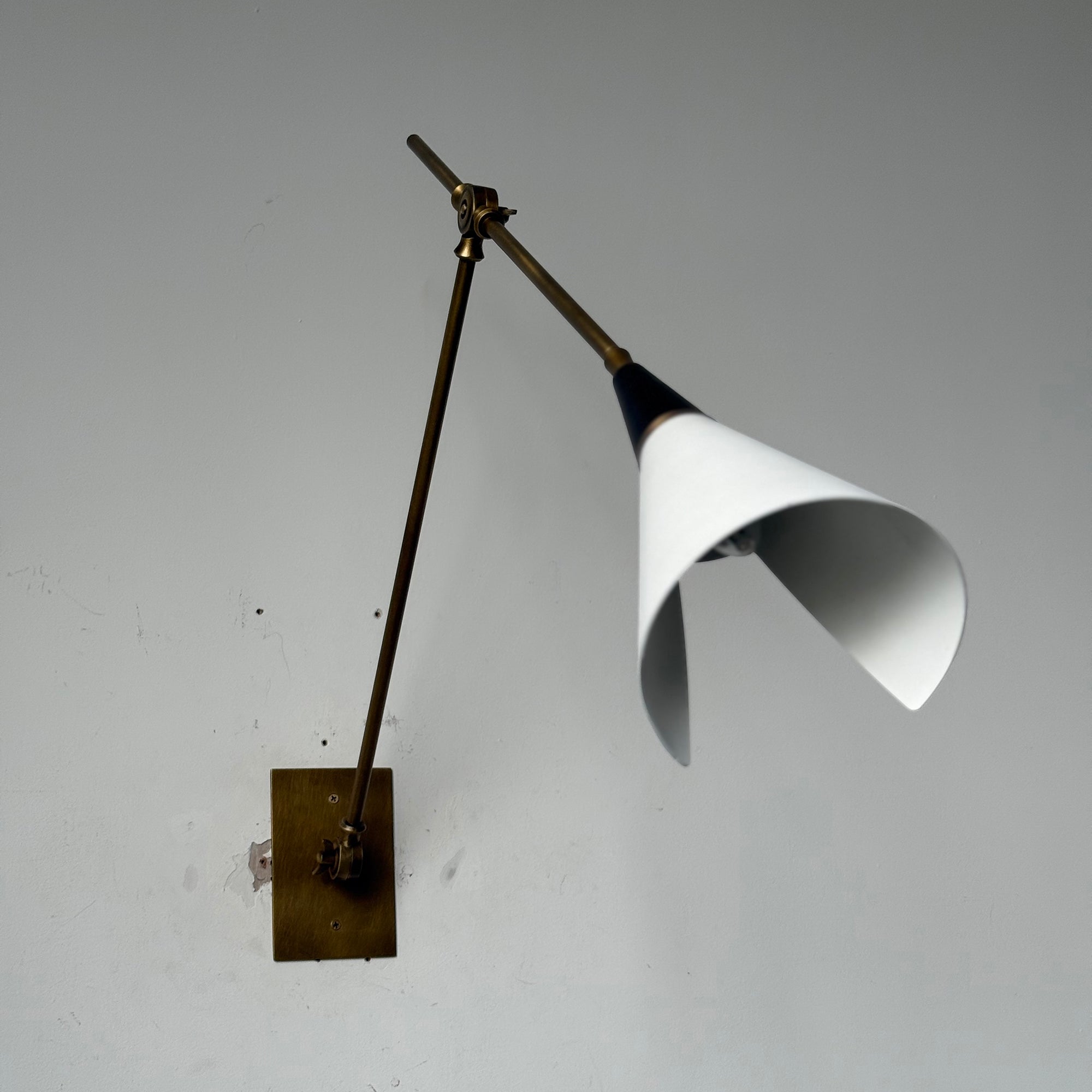 Magari Wall Lamp