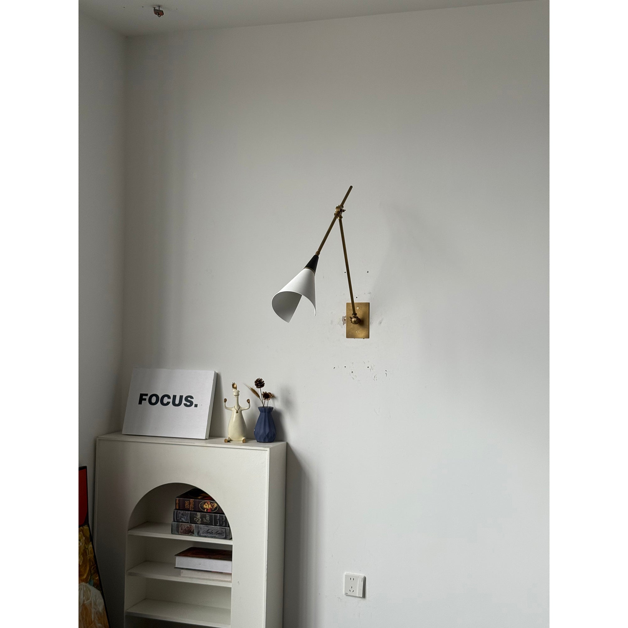 Magari Wall Lamp