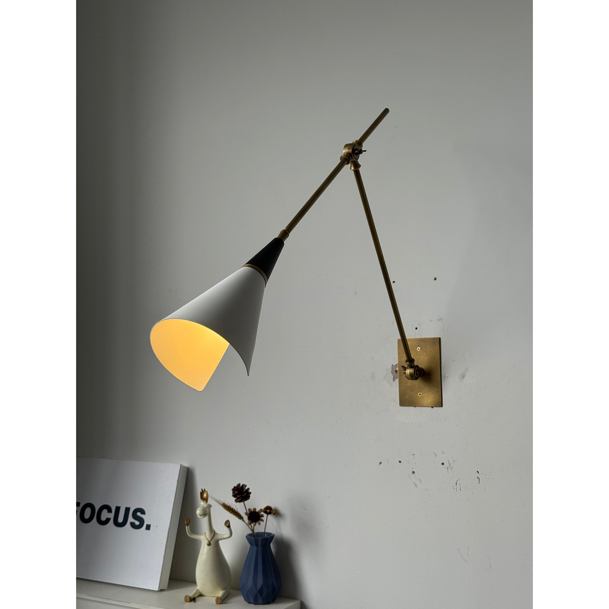 Magari Wall Lamp
