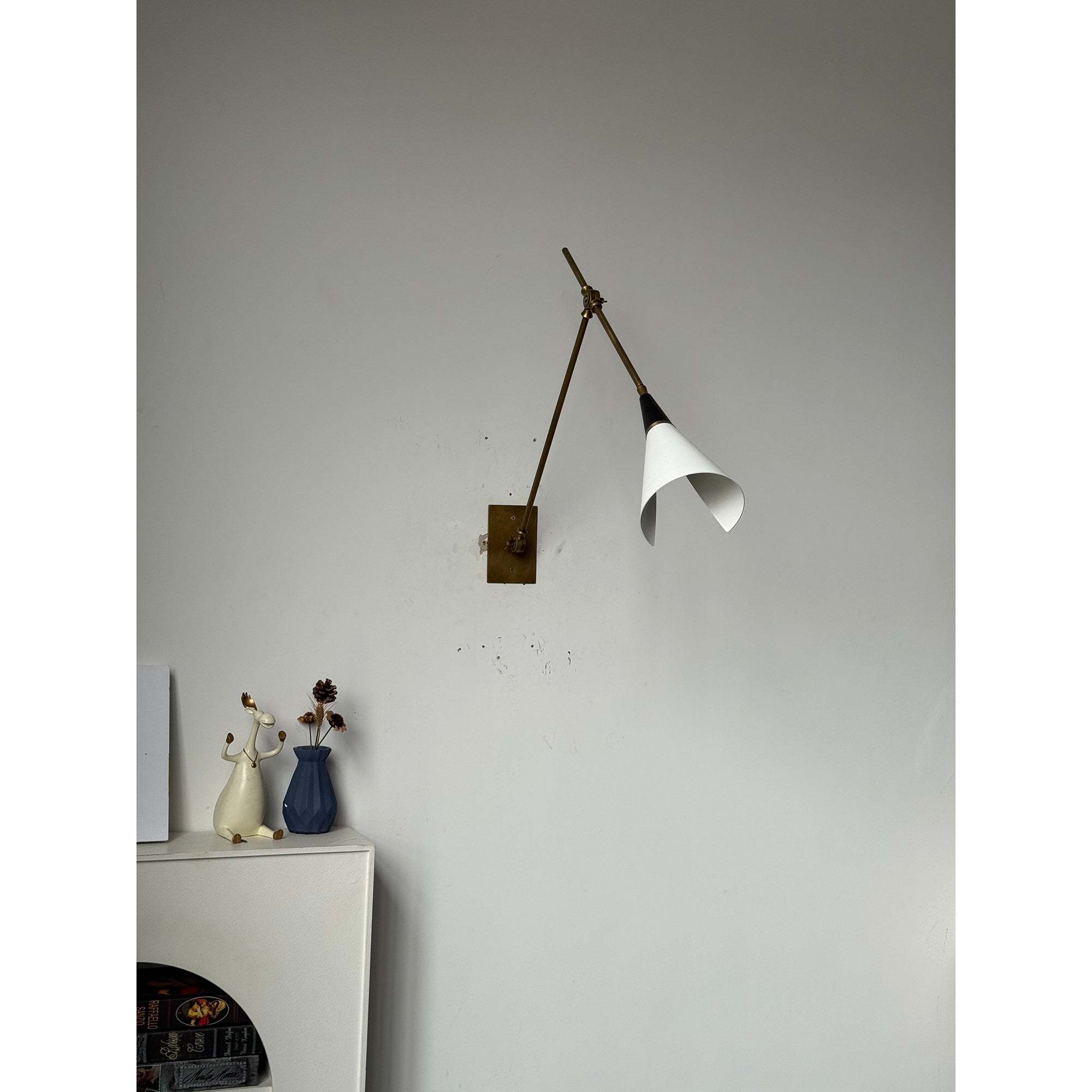 Magari Wall Lamp