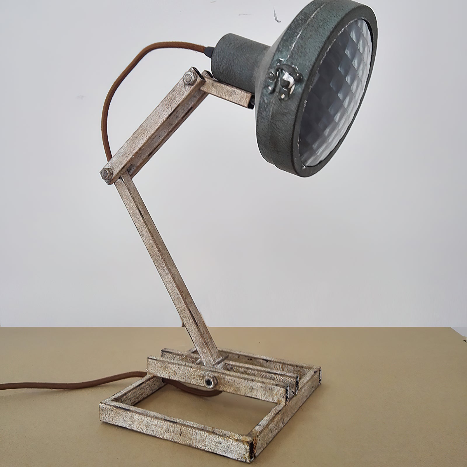 Mashina Table Lamp