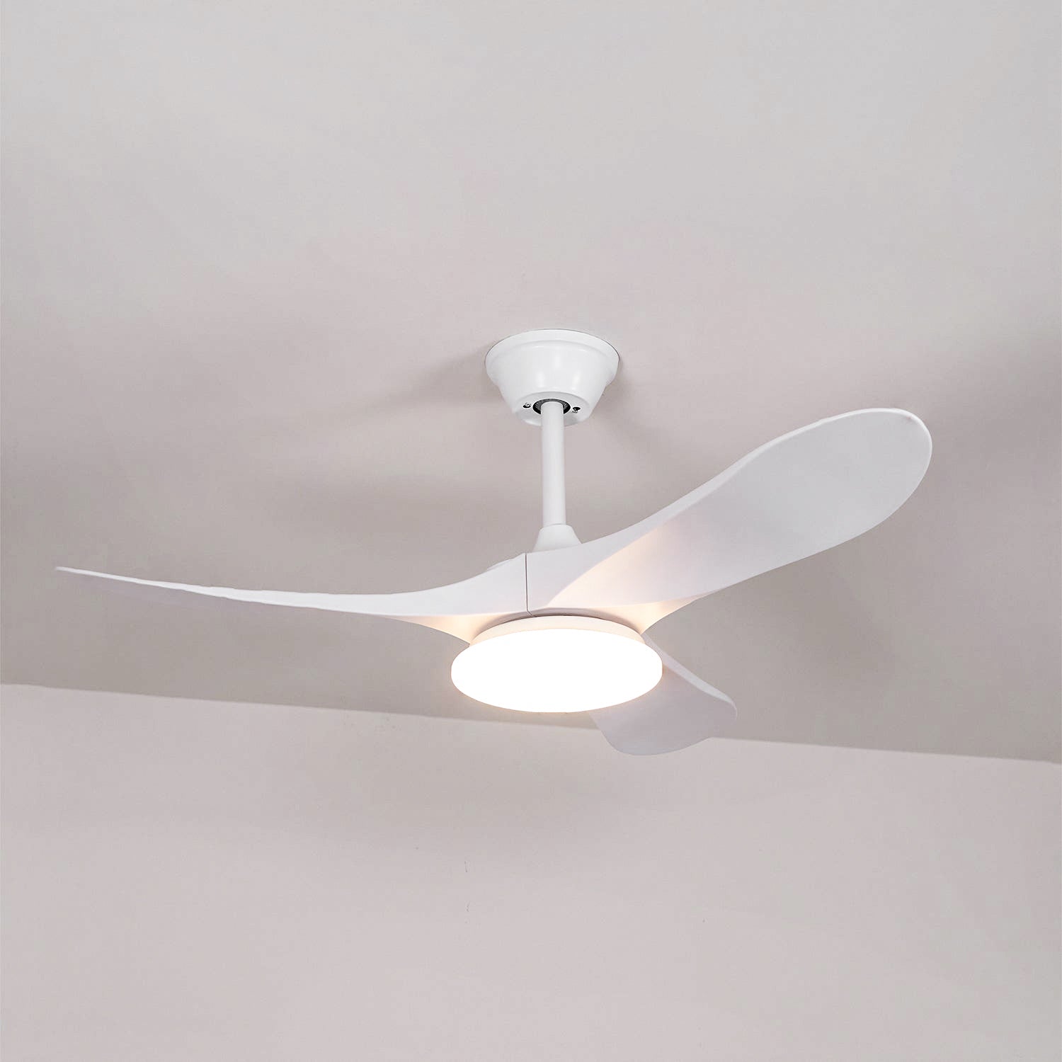 Maverick 42″ Ceiling Fan Light