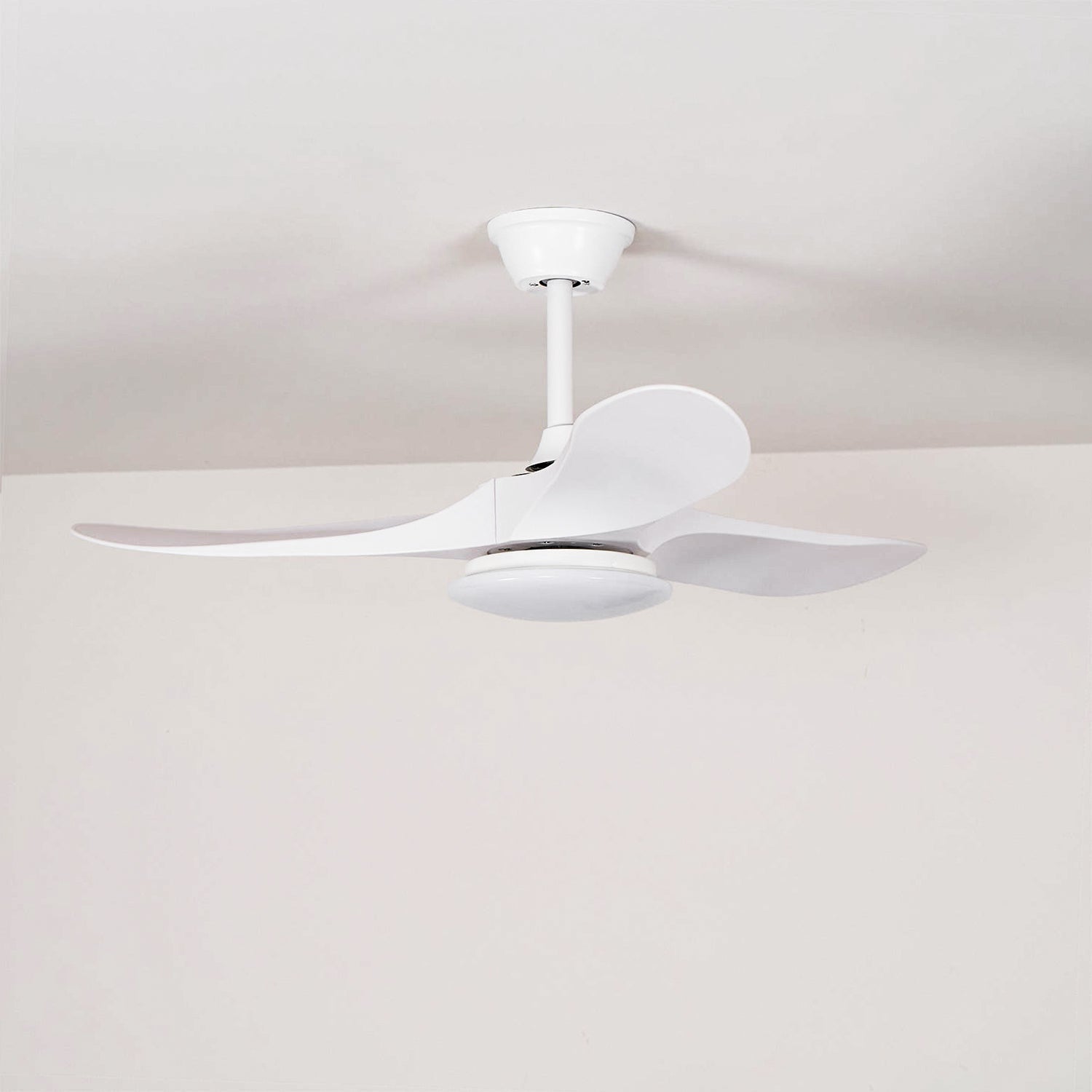 Maverick 42″ Ceiling Fan Light