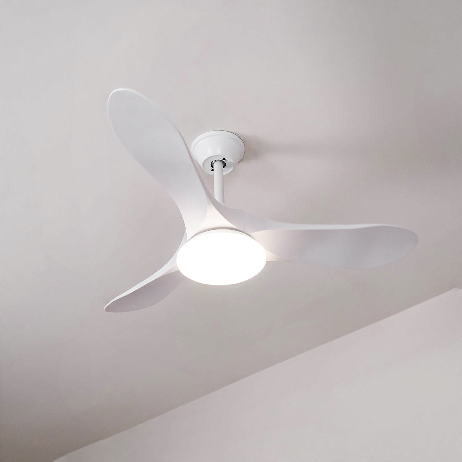 Maverick 42″ Ceiling Fan Light