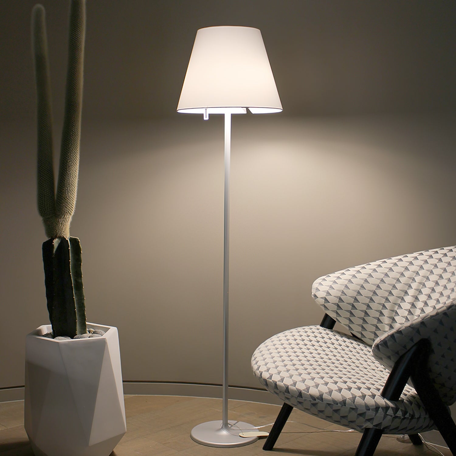 Melampo Floor Lamp