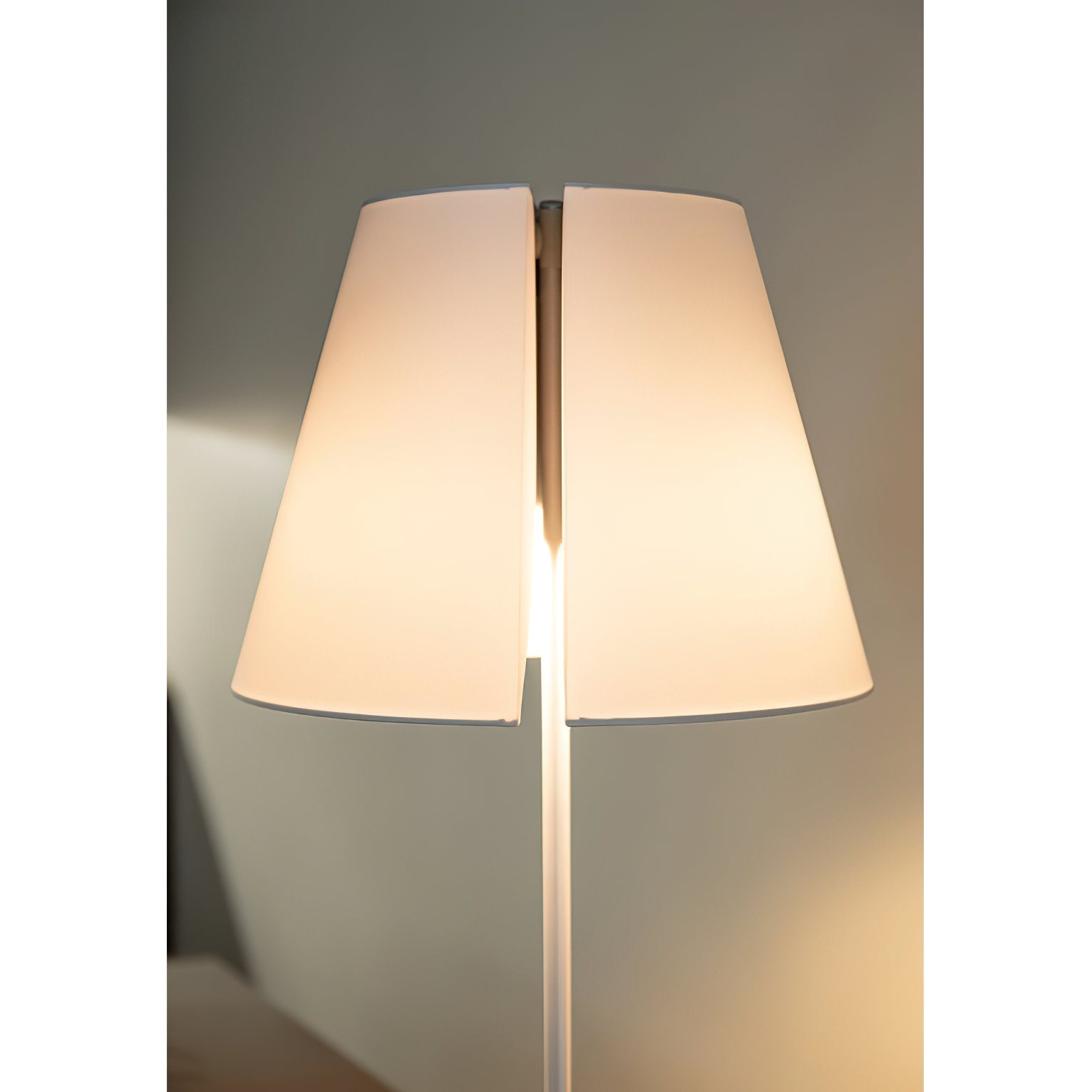 Melampo Floor Lamp