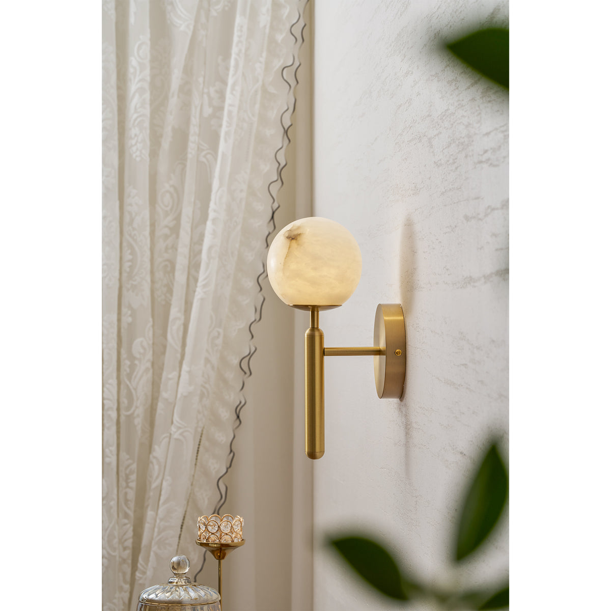 Mian Alabaster Wall Lamp