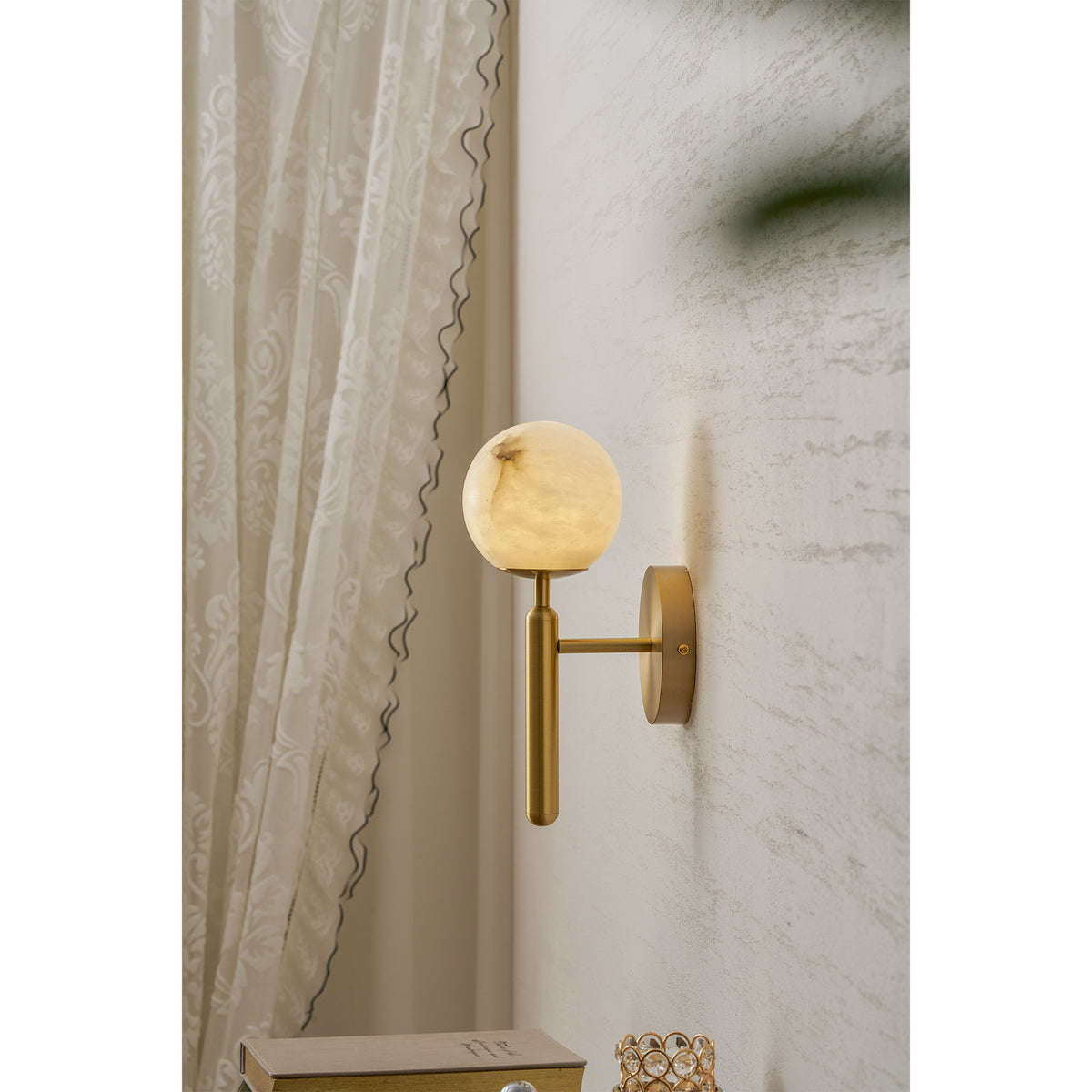 Mian Alabaster Wall Lamp
