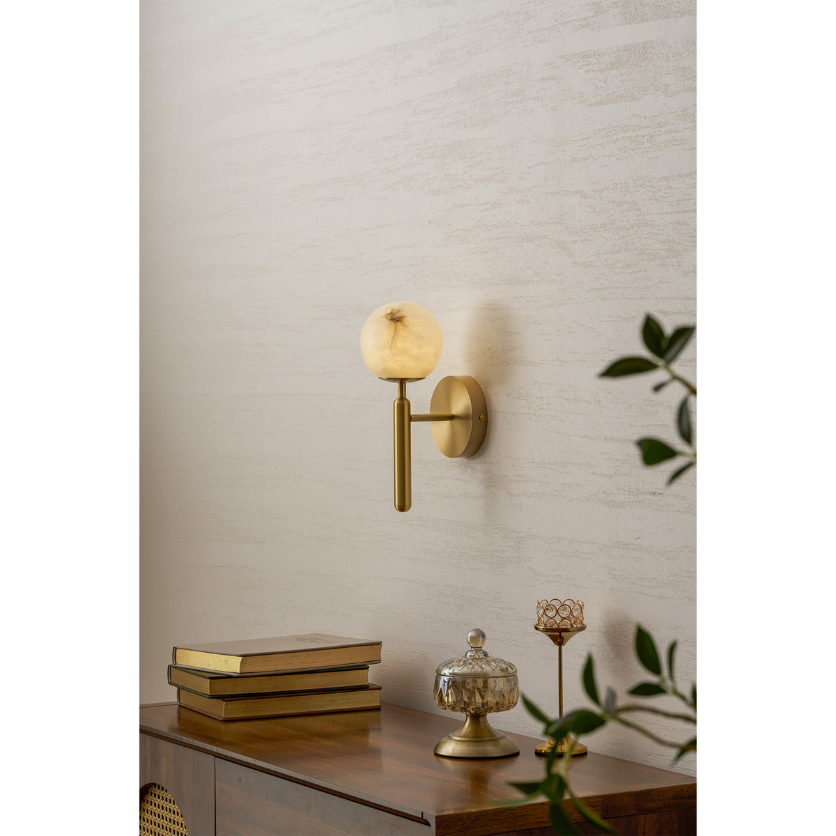Mian Alabaster Wall Lamp