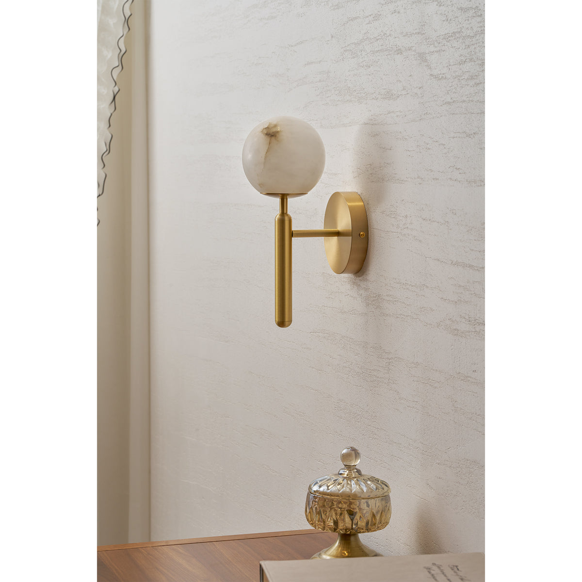 Mian Alabaster Wall Lamp