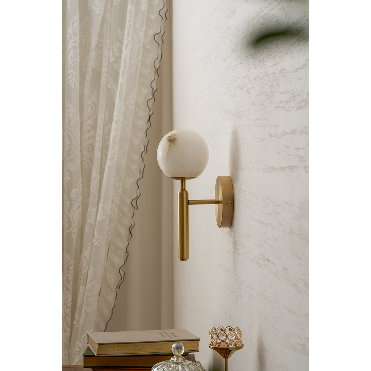 Mian Alabaster Wall Lamp