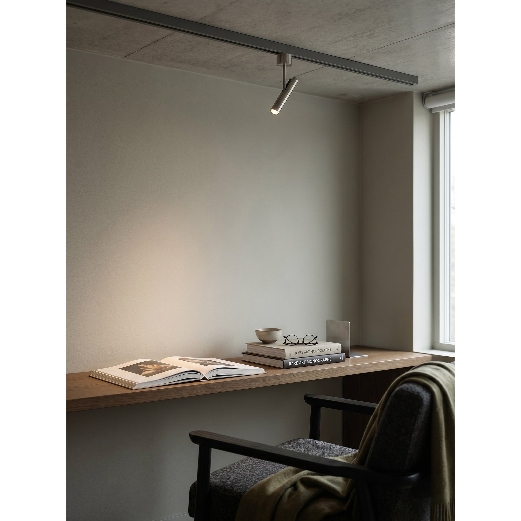 Mib Short Surface-Mounted Spotlight