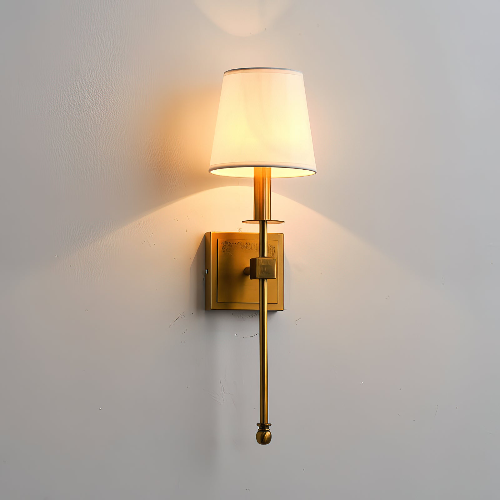 Monroe Wall Lamp