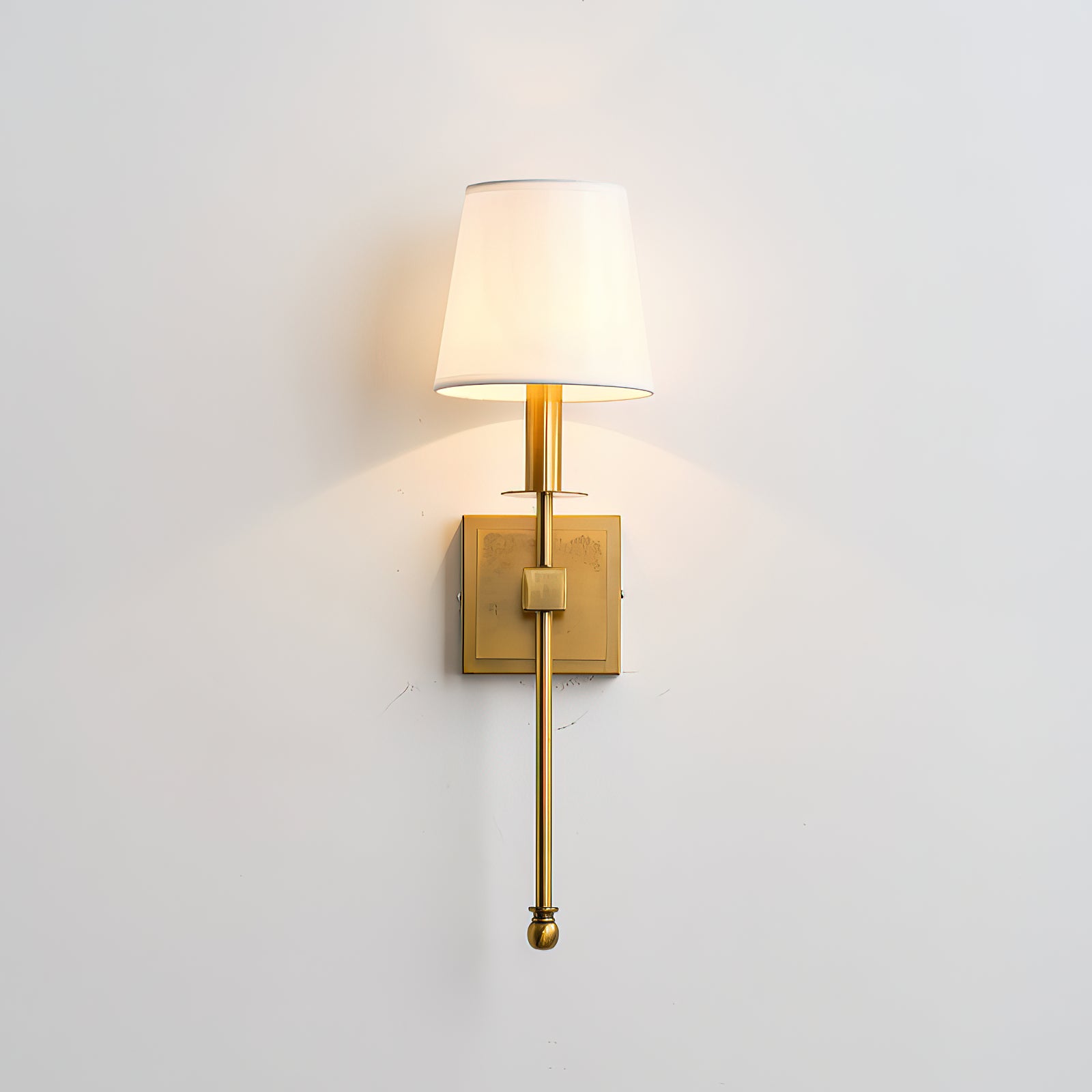 Monroe Wall Lamp
