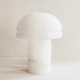 Bild in Galerie-Betrachter laden, Dometra Alabaster Table Lamp
