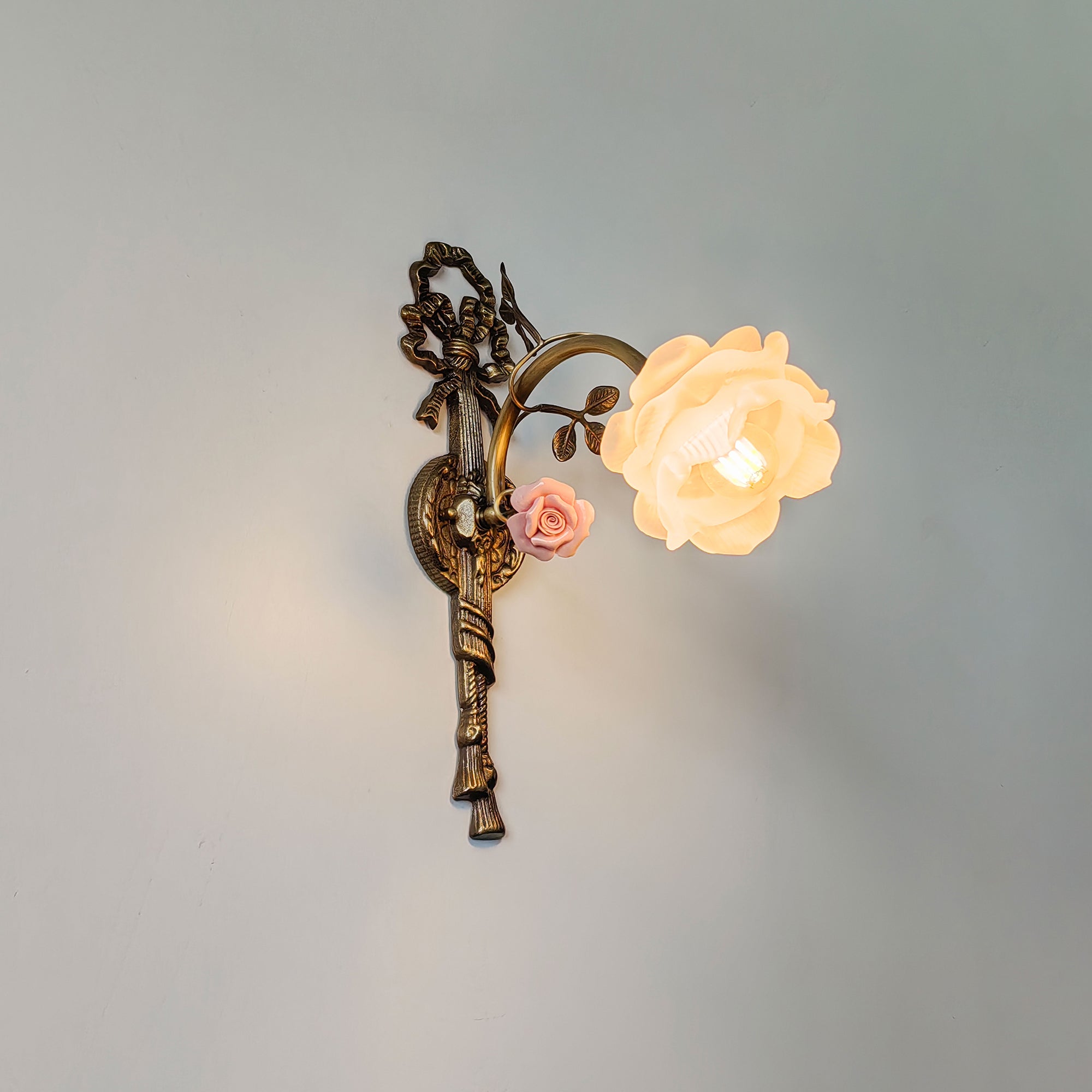 Neiman Wall Lamp