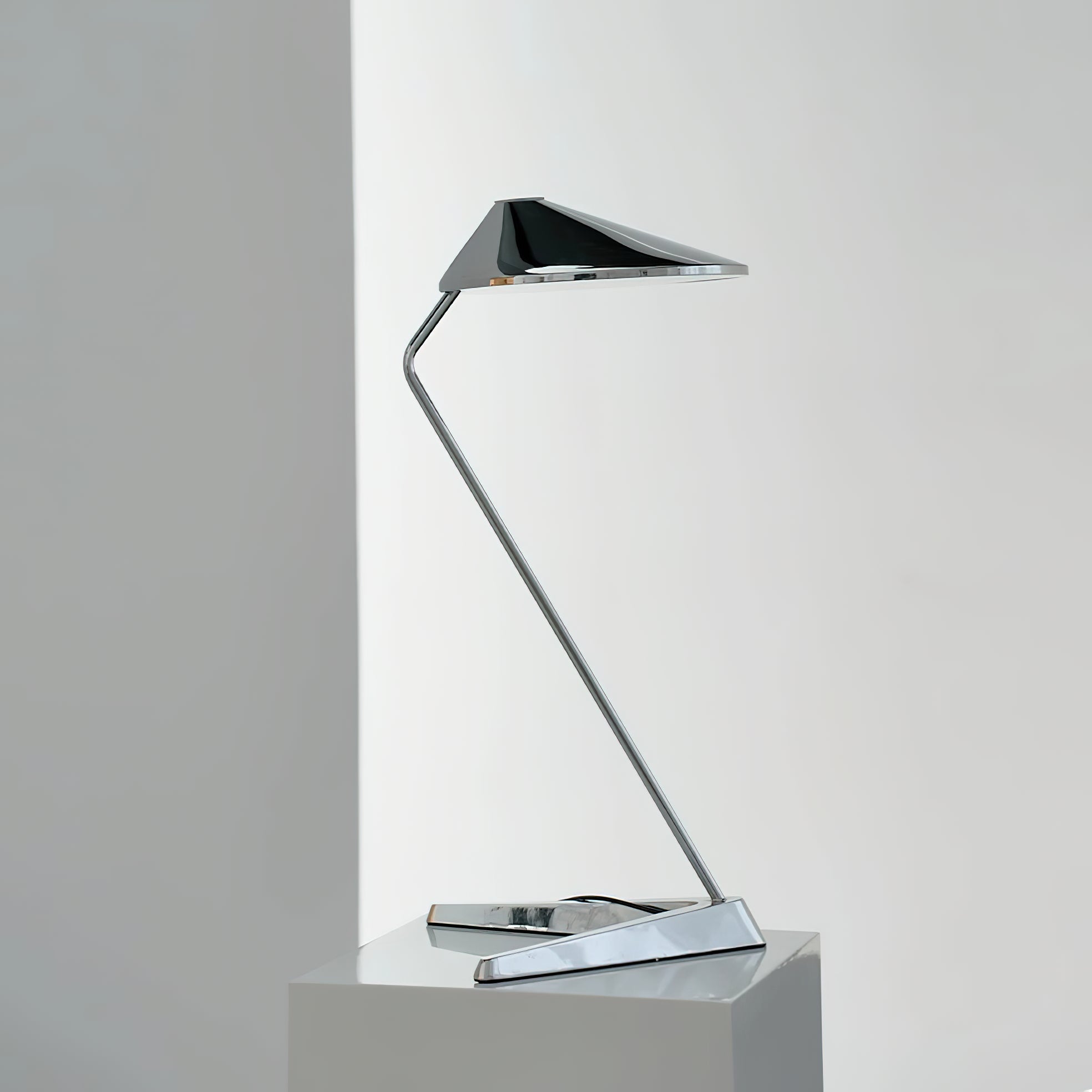 Non La Table Lamp