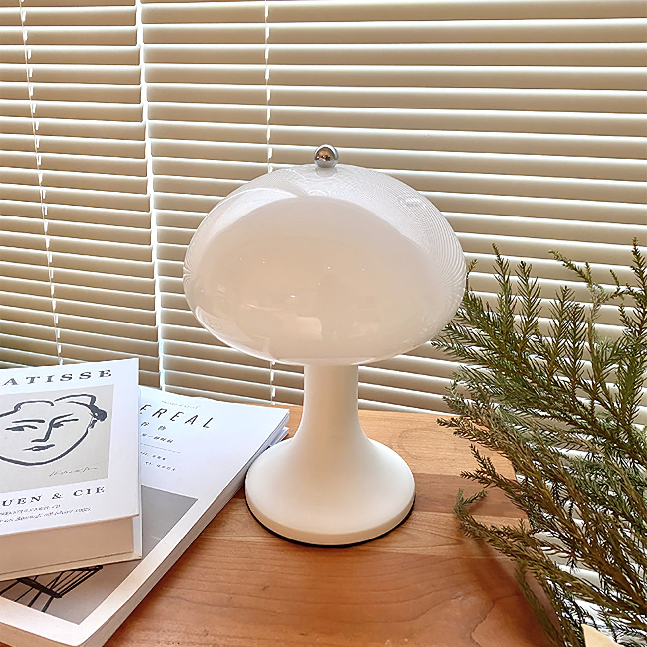 Lampe de table nordique blanche en forme de petit champignon