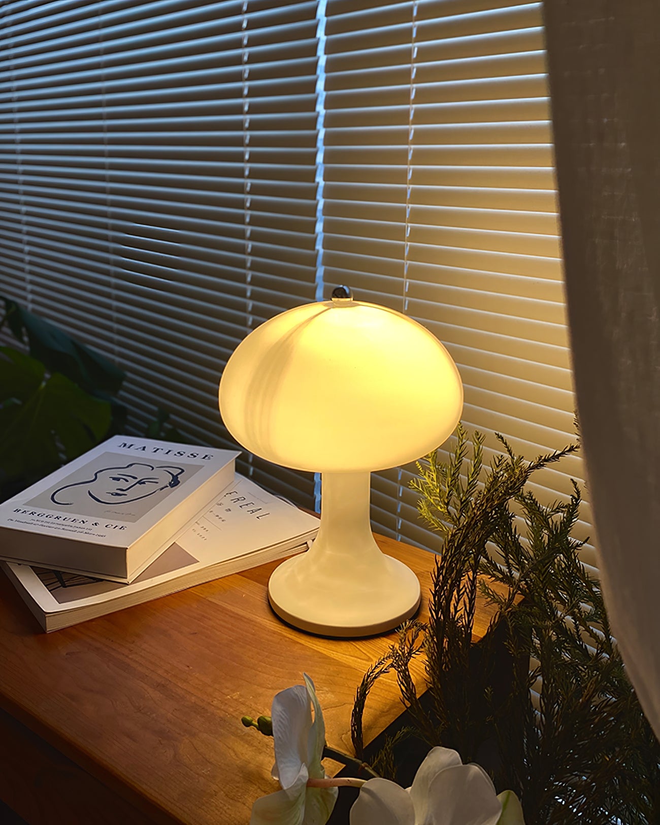 Nordic White Small Mushroom Table Lamp