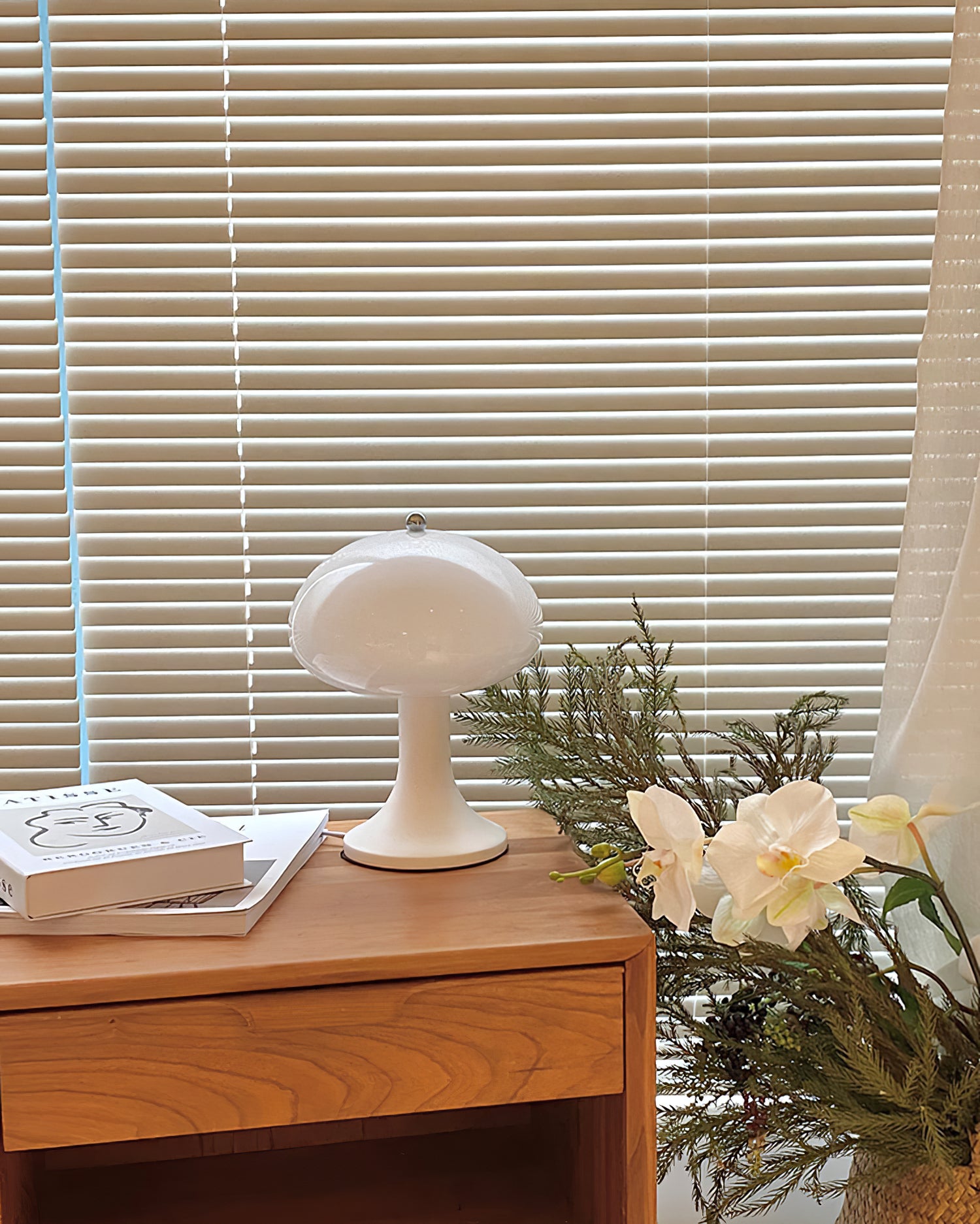 Nordic White Small Mushroom Table Lamp