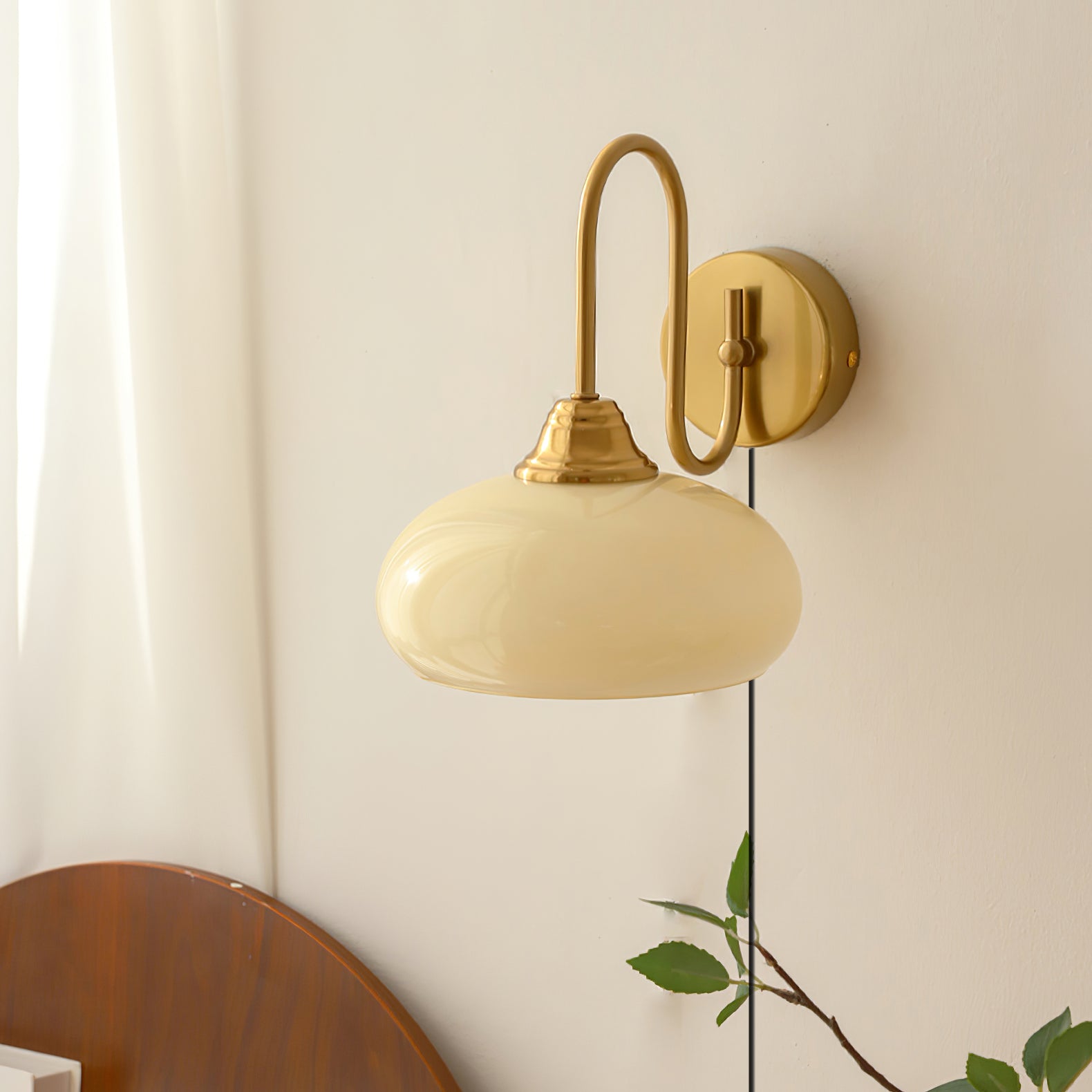 Nova Glass Plug-in Wall Lamp