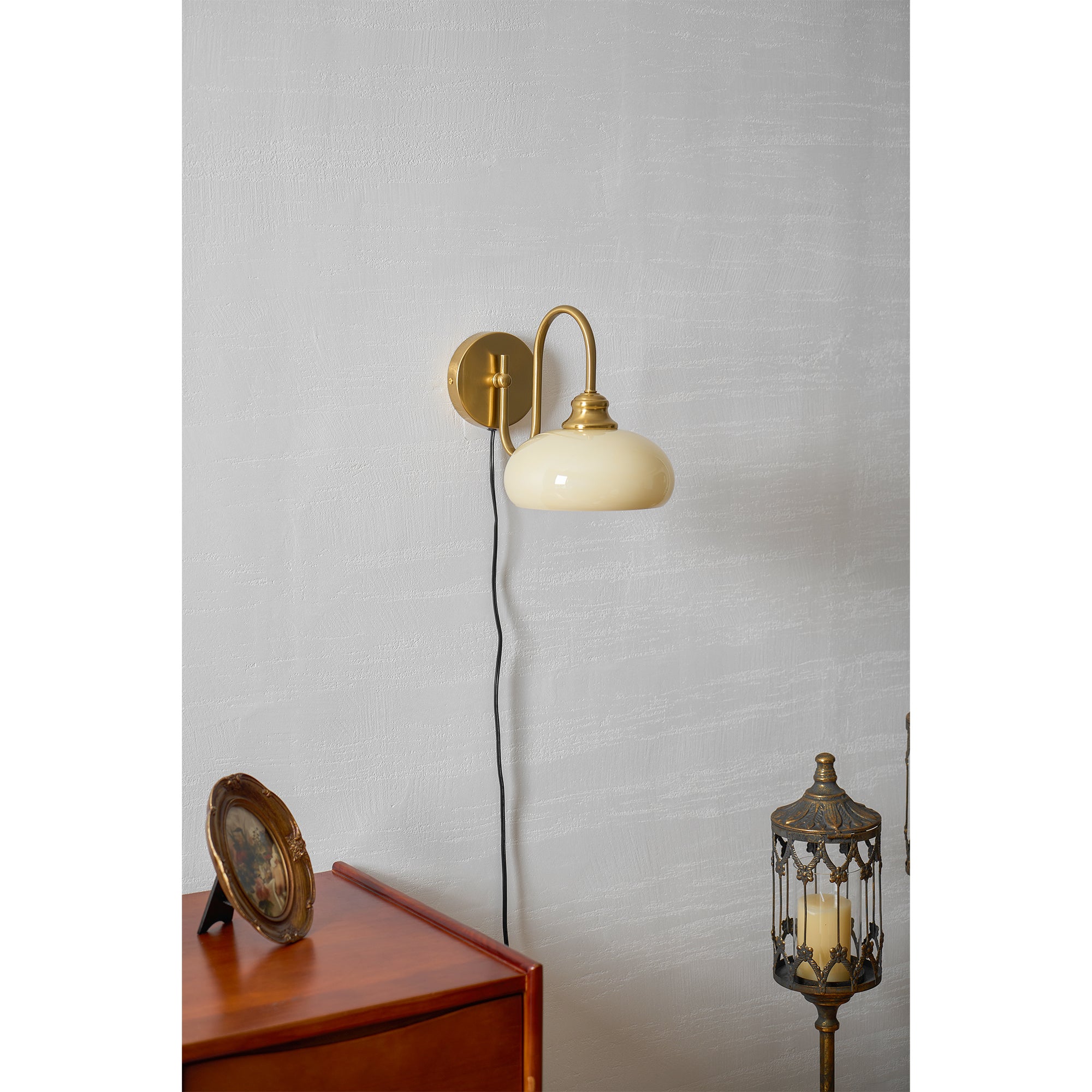 Nova Glass Plug-in Wall Lamp