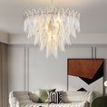 Bild in Galerie-Betrachter laden, Novida Chandelier
