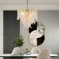 Bild in Galerie-Betrachter laden, Novida Chandelier
