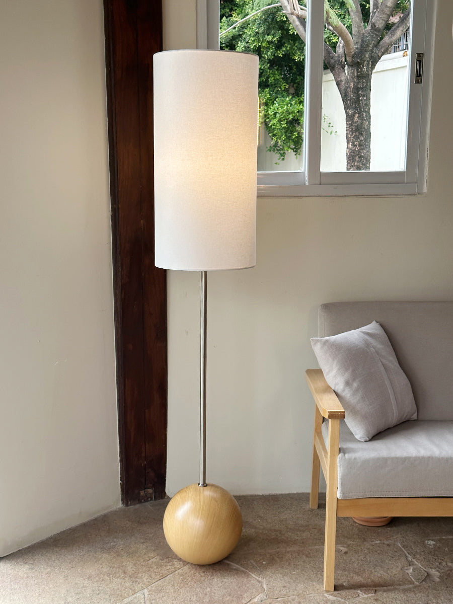 Lampadaire sphère en bois Orbis