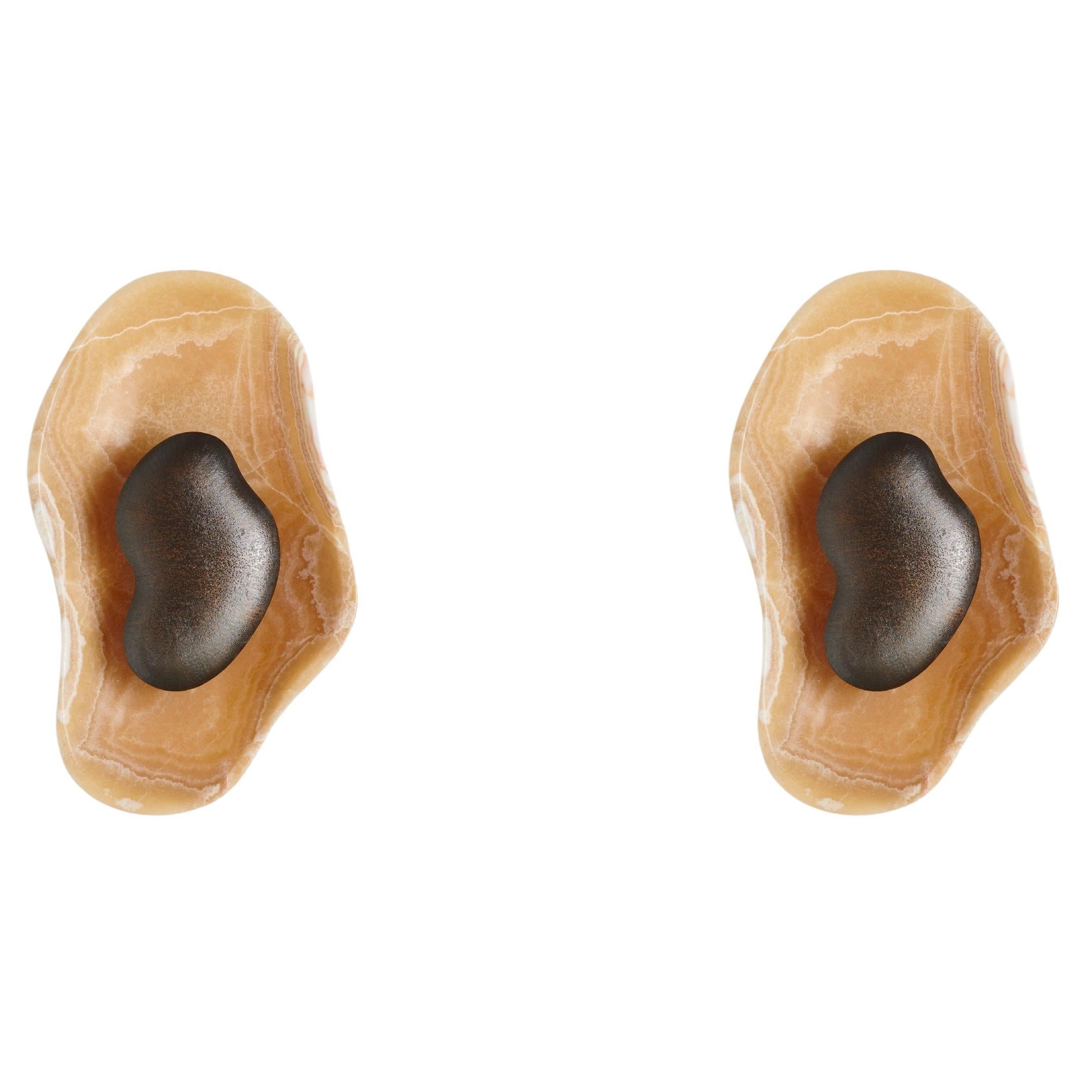 Oyster Hammered Onyx Sconce