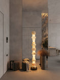 Bild in Galerie-Betrachter laden, Pagoda Floor Lamp
