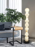 Bild in Galerie-Betrachter laden, Pagoda Floor Lamp
