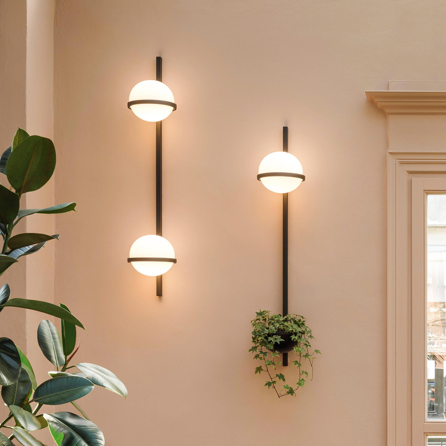 Palma Wall Lamp