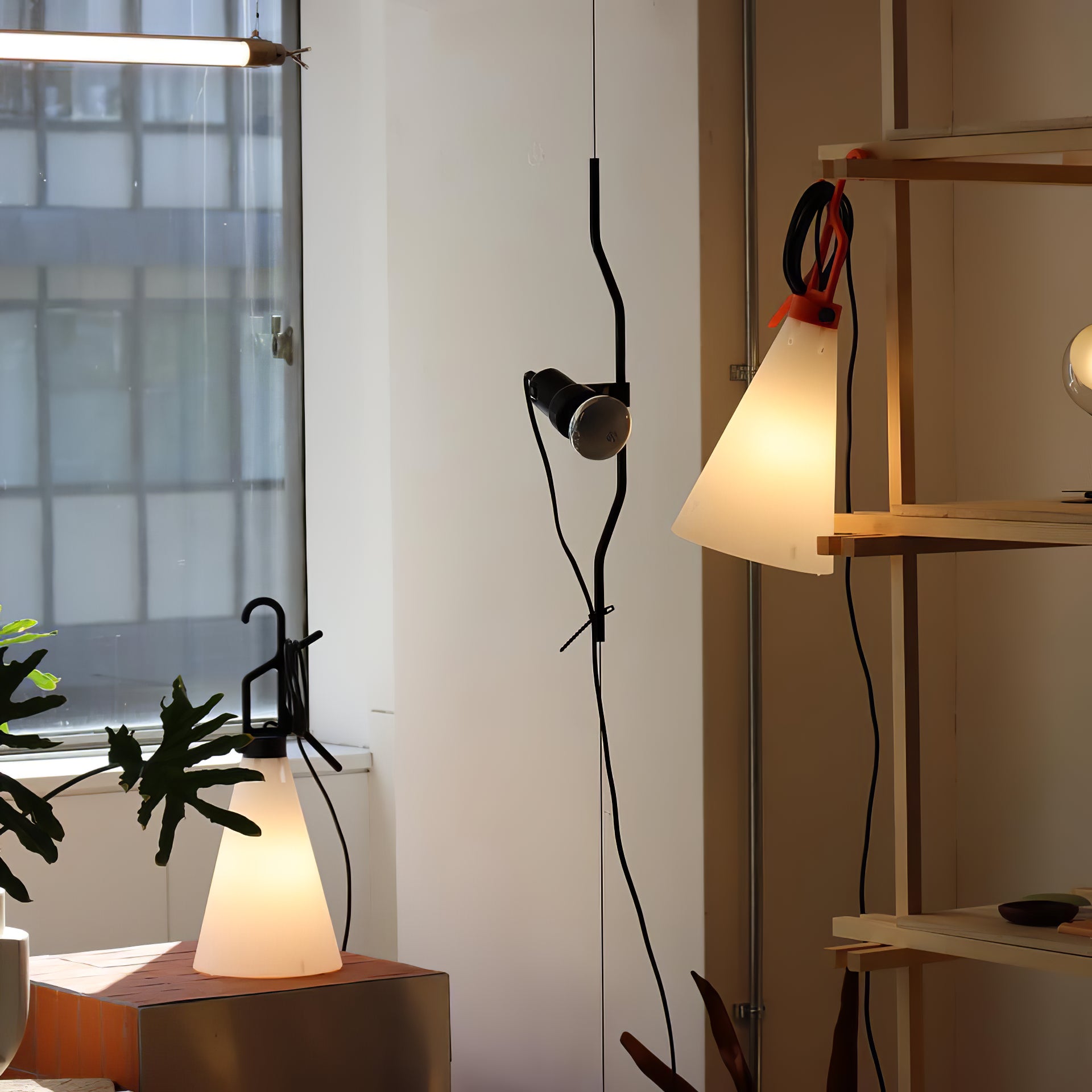 Parentesi Pendant Light