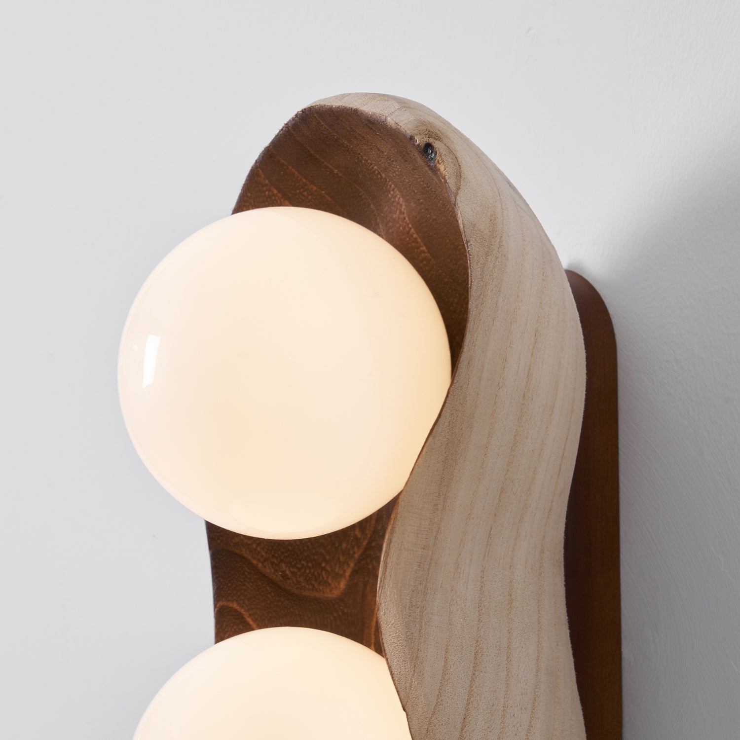 Pea Wall Lamp