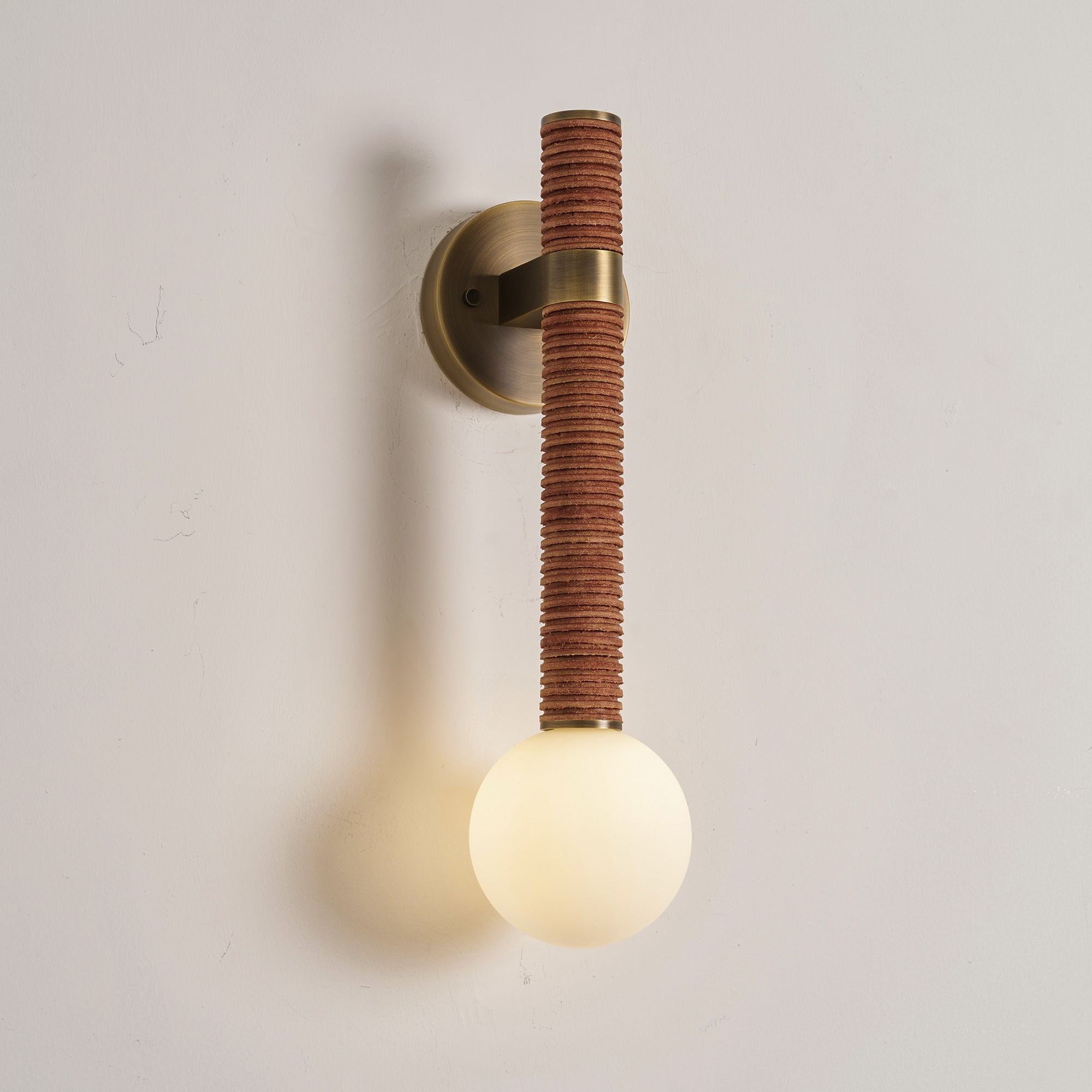 Pell Wall Lamp