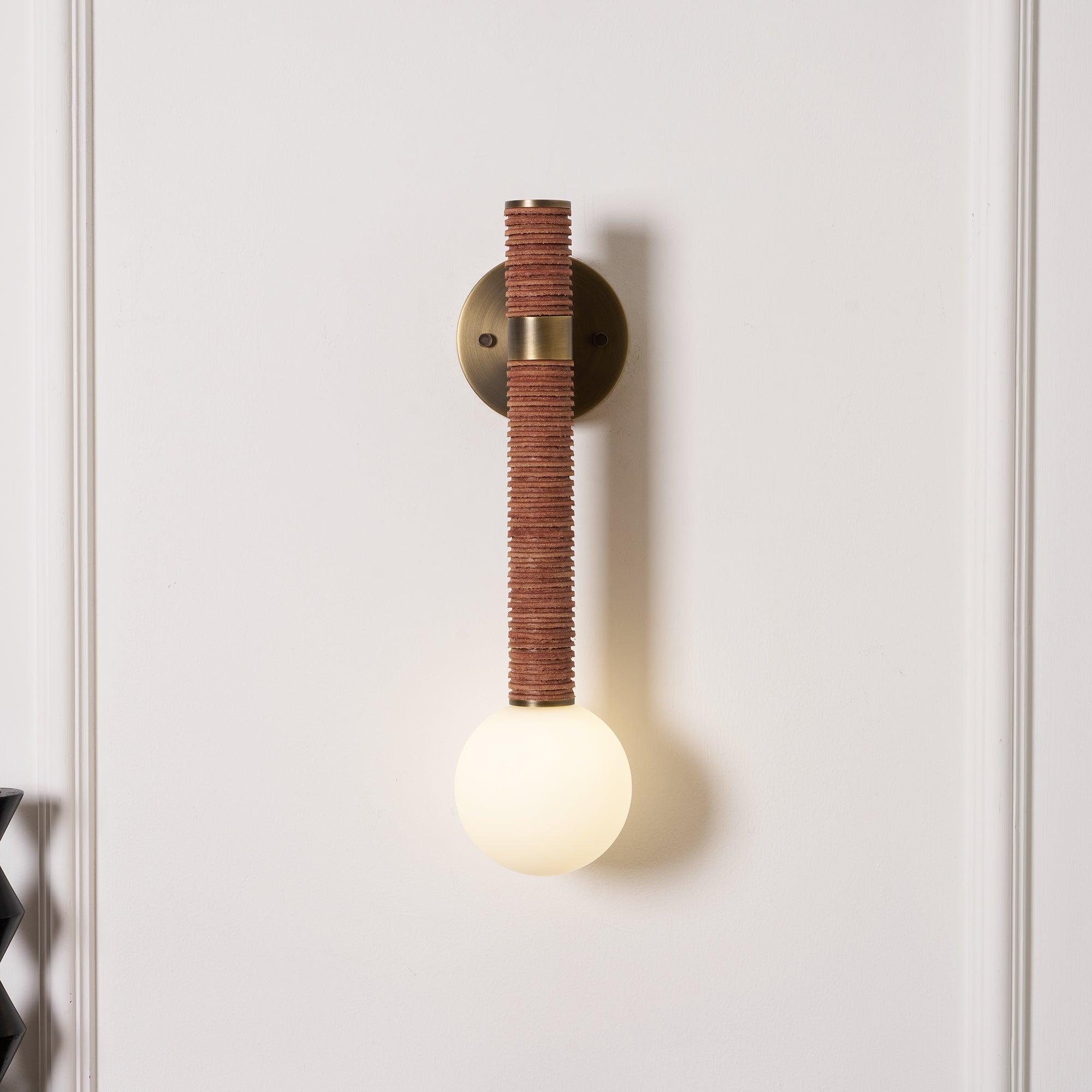 Pell Wall Lamp