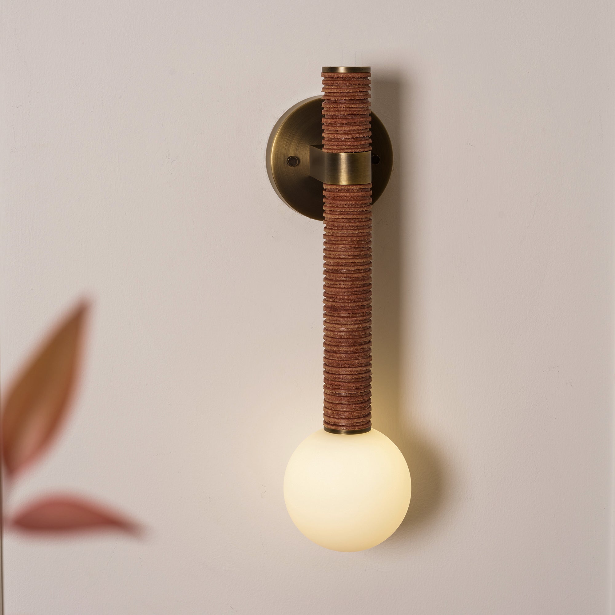Pell Wall Lamp