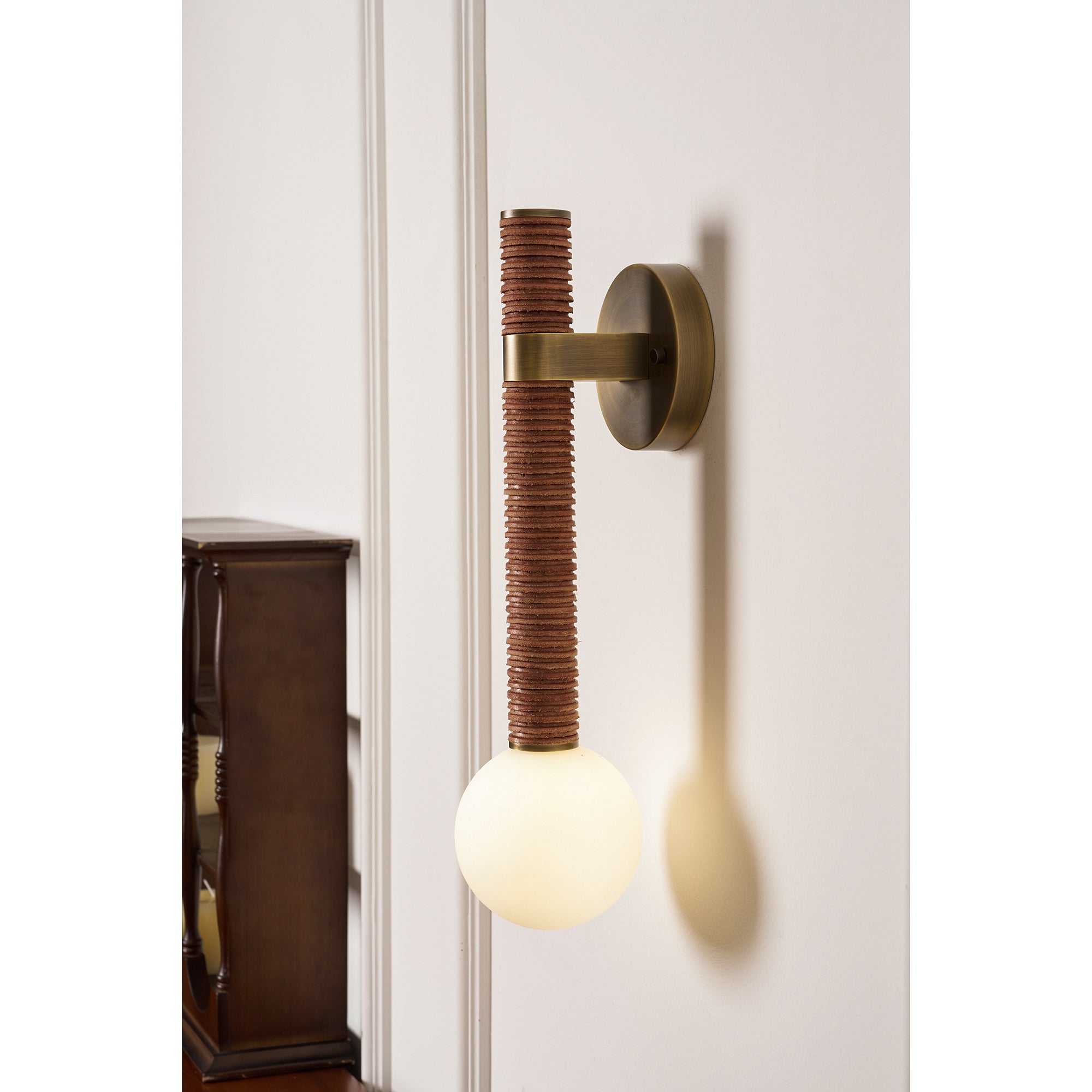 Pell Wall Lamp