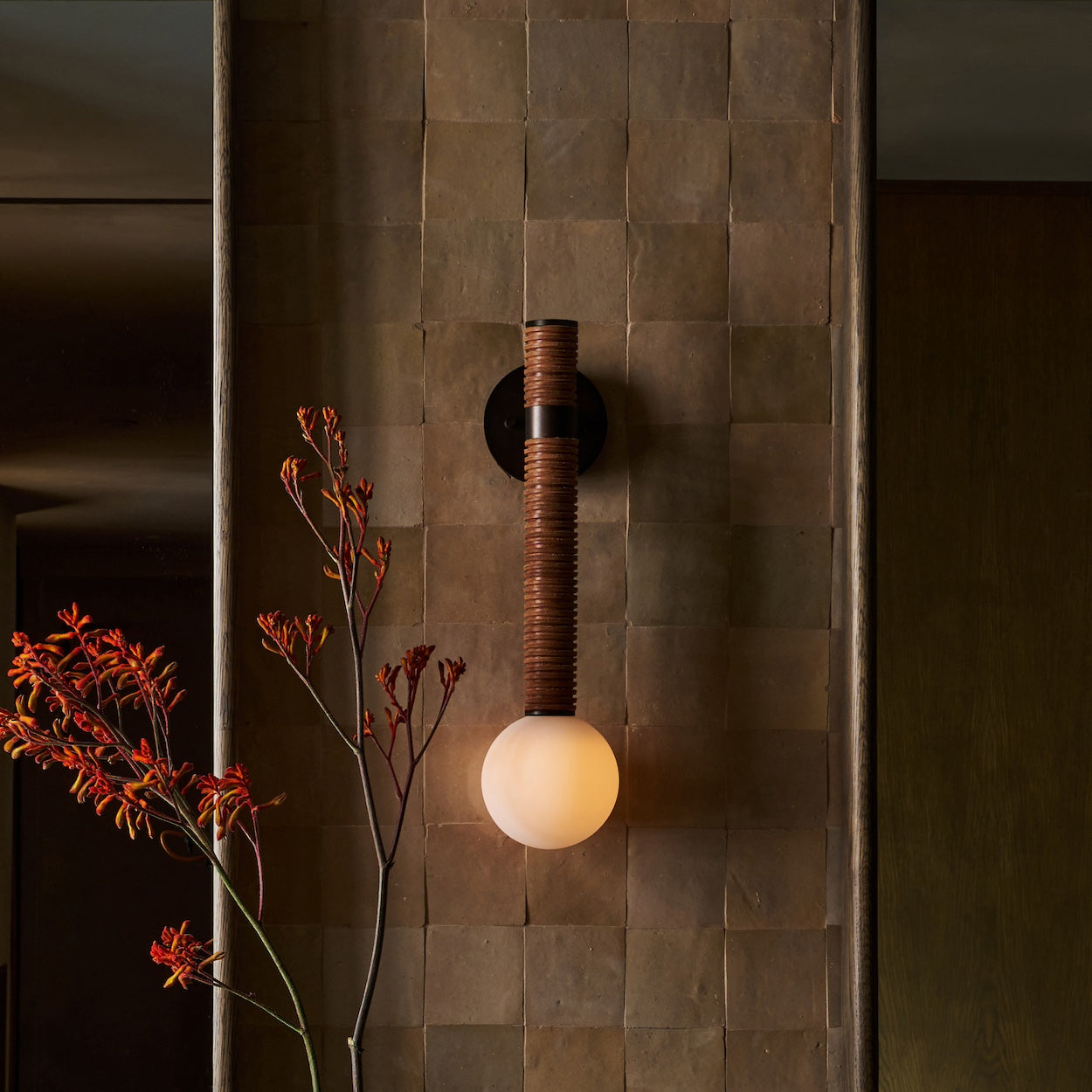 Pell Wall Lamp