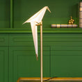 Bild in Galerie-Betrachter laden, Perch Table Lamp
