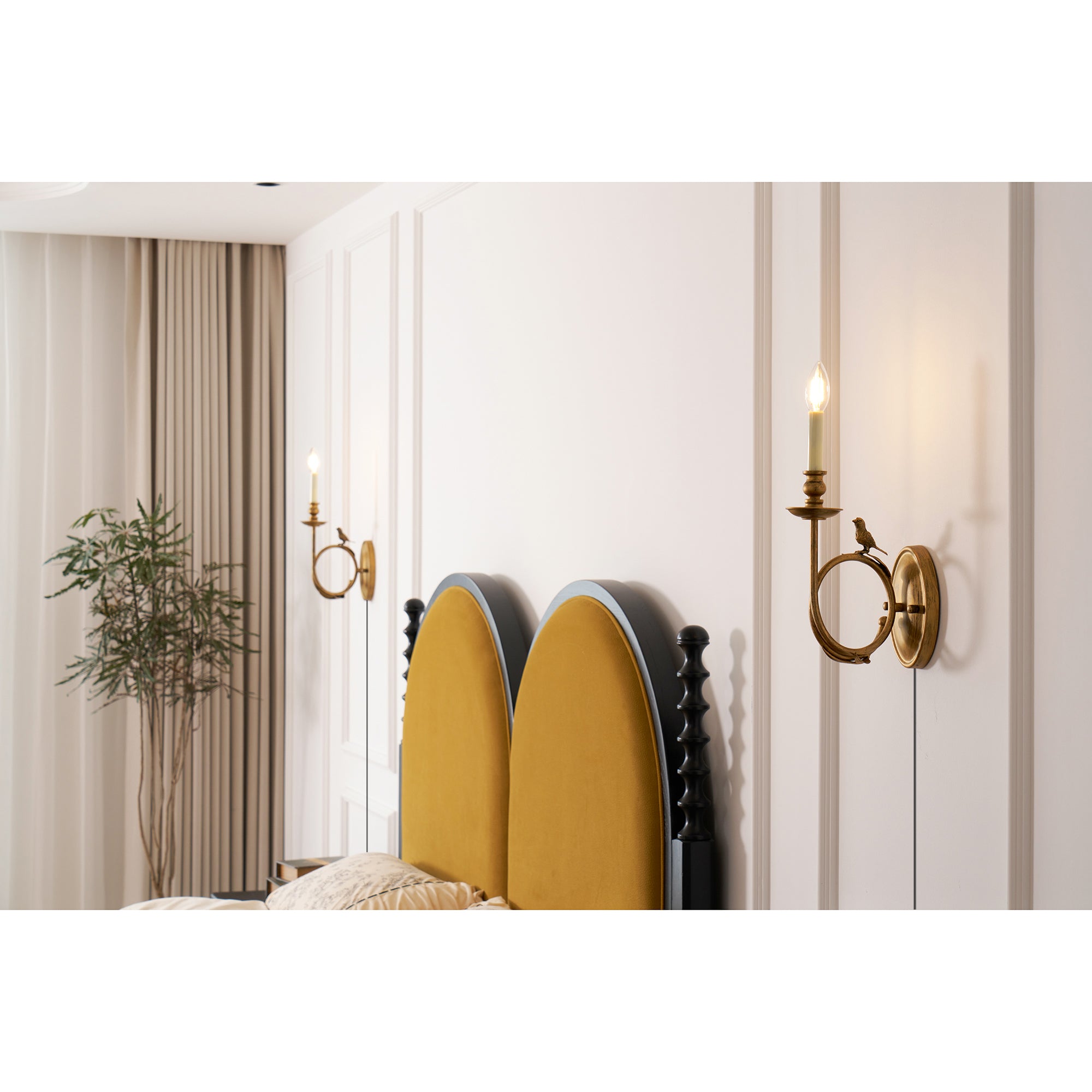 Perching Bird Plug-in Sconce