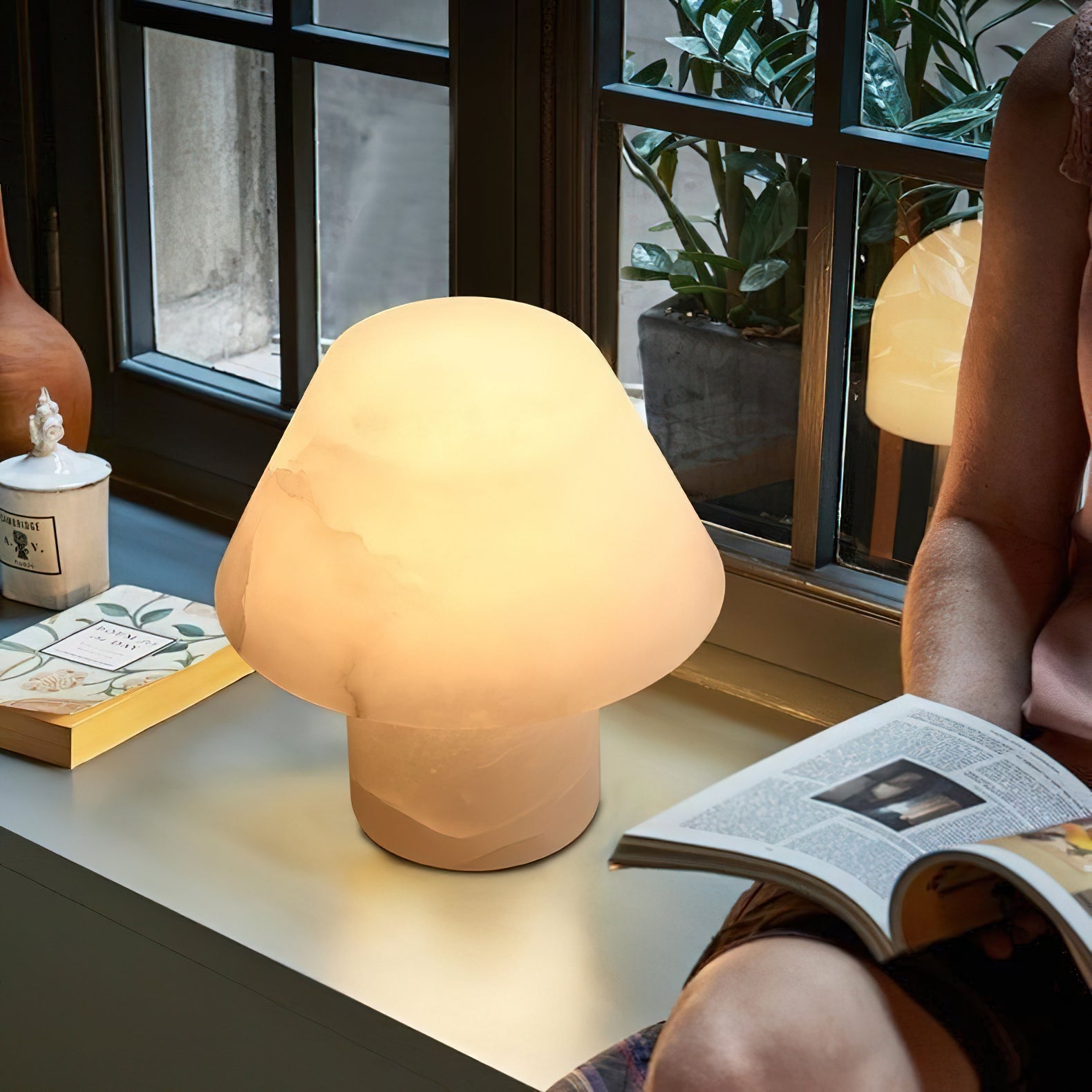 Petra Table Lamp