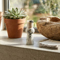 Charger l'image dans la visionneuse de la galerie, Calyx Marble Vase

