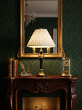 Bild in Galerie-Betrachter laden, Ellender Table Lamp
