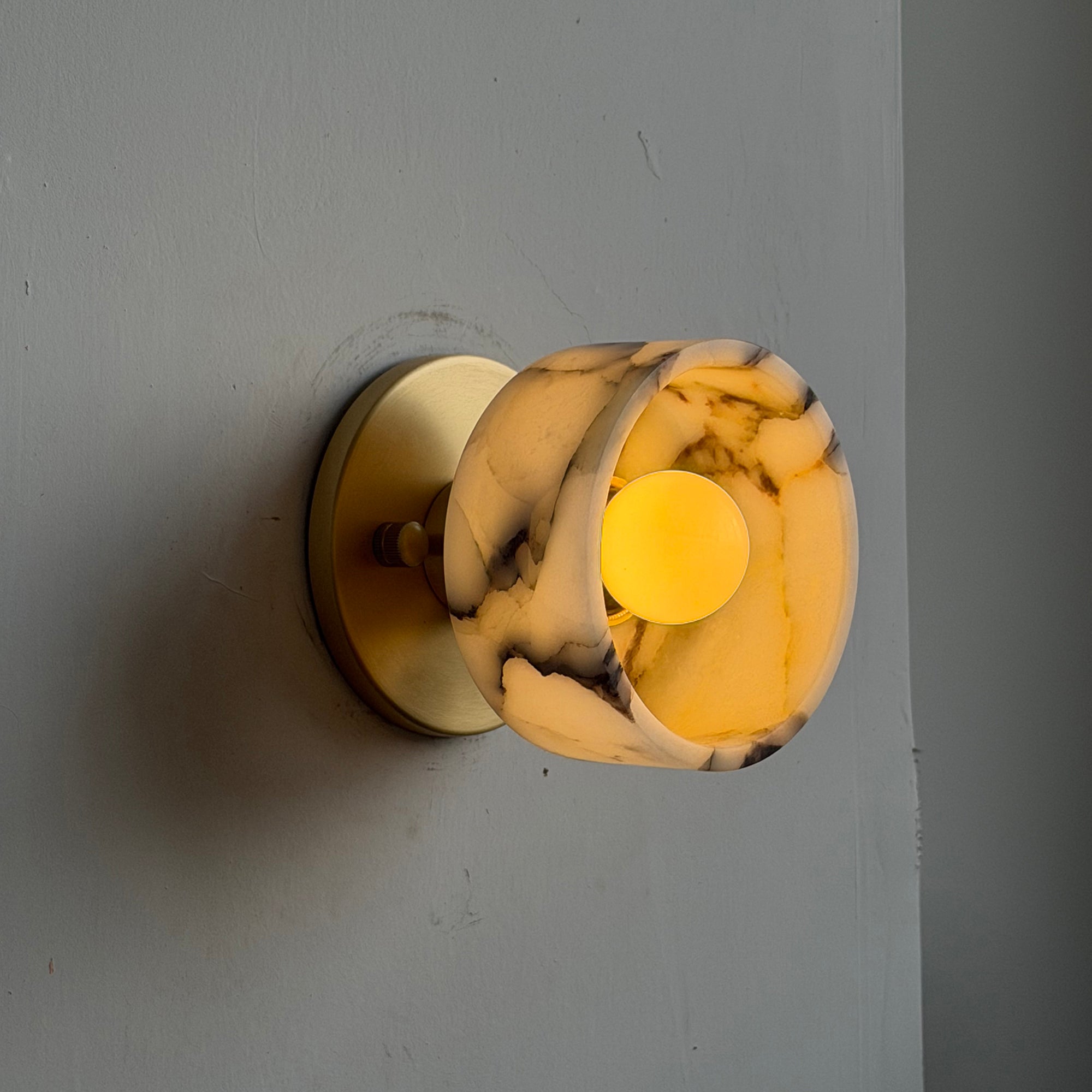 Piedra Wall Lamp