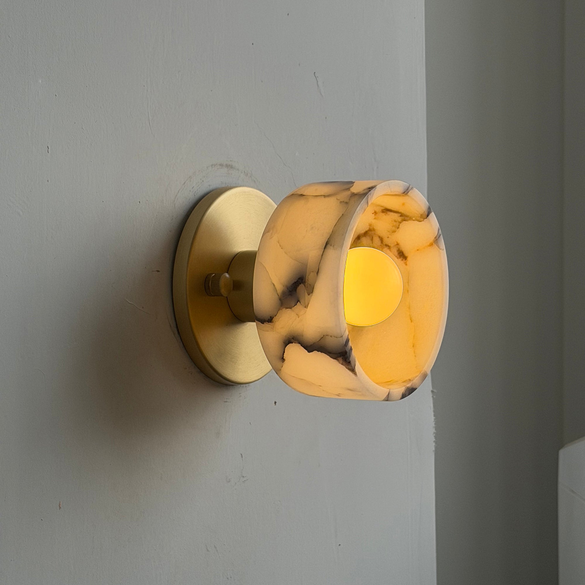 Piedra Wall Lamp