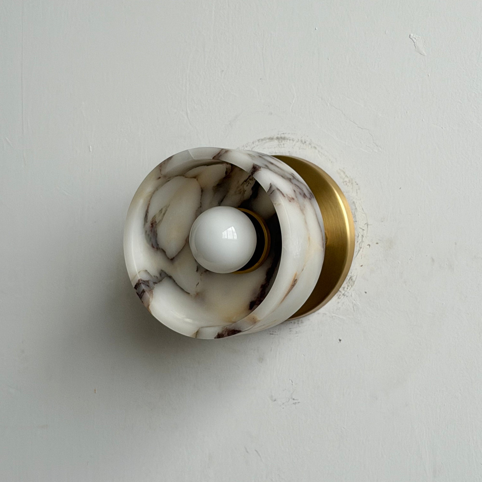 Piedra Wall Lamp